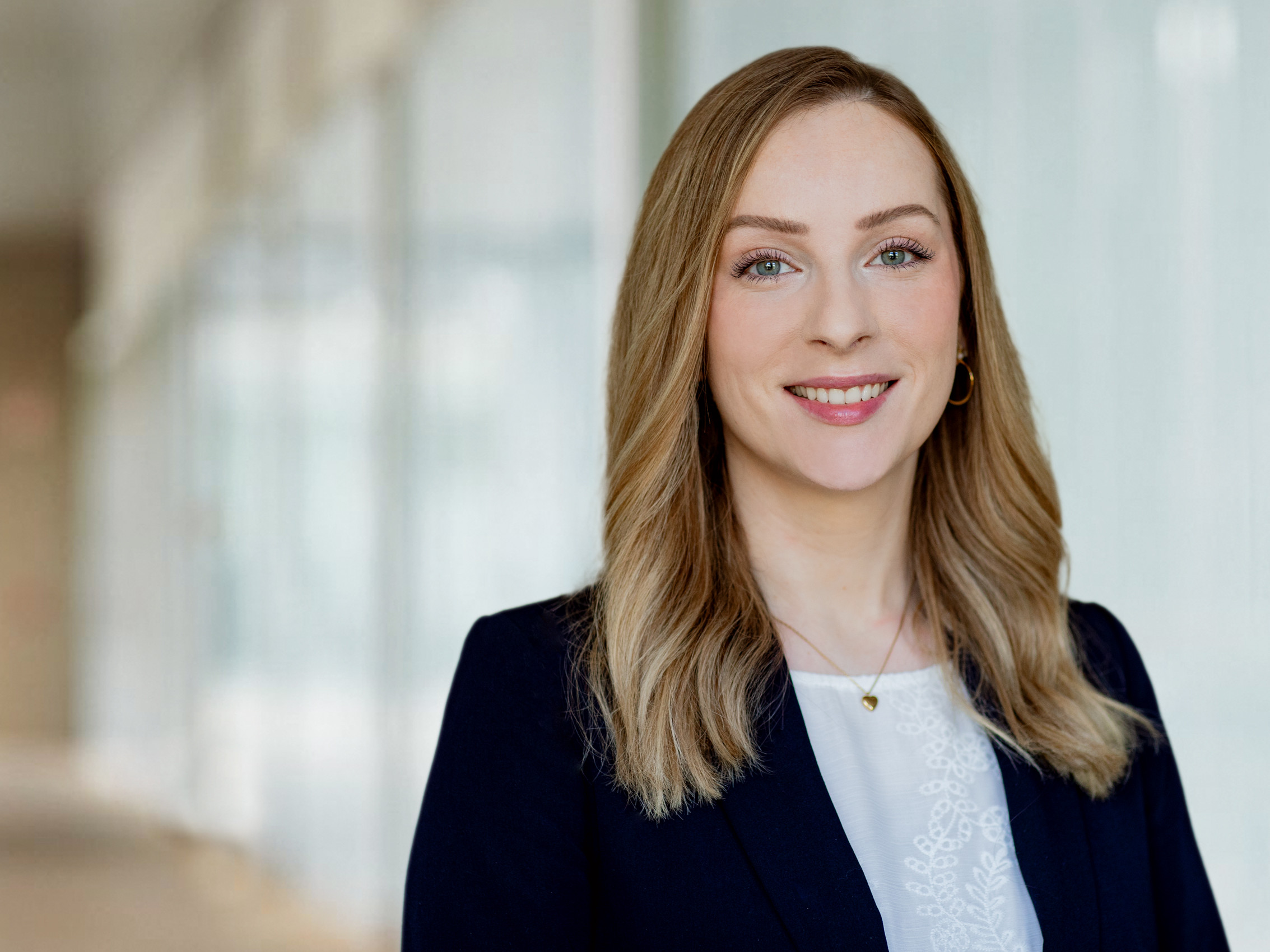 Ivonne Kimmel Leiterin Kompetenzcenter MarktService Juristische Personen & Zentrale Services