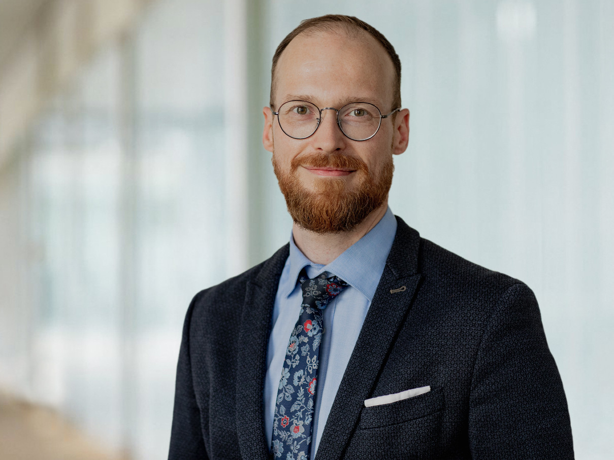 Dennis Bluhm Leiter Kompetenzcenter MarktService Natürliche Personen & Zentrale Services